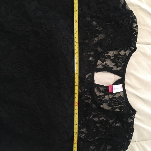 Lacy black top - Picture 3 of 5